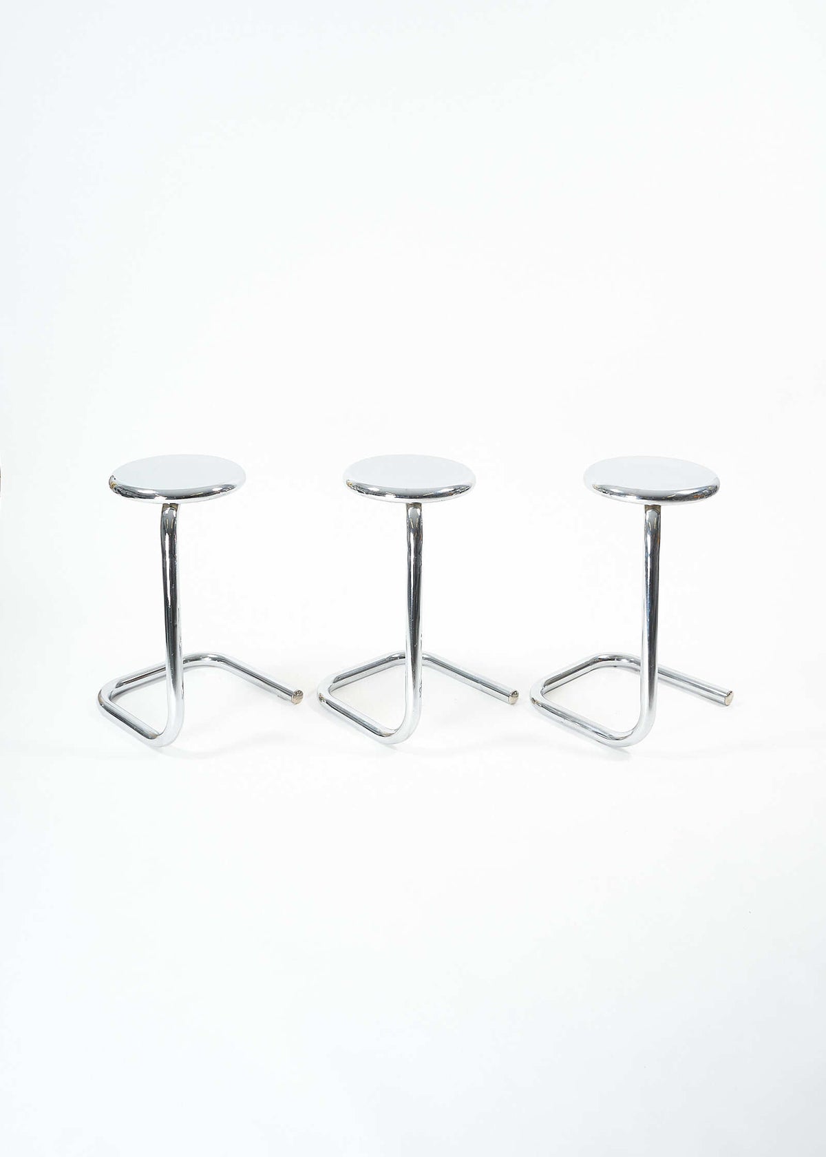 K700-Kinetics-Paperclip-Chrome-FullRoom6483