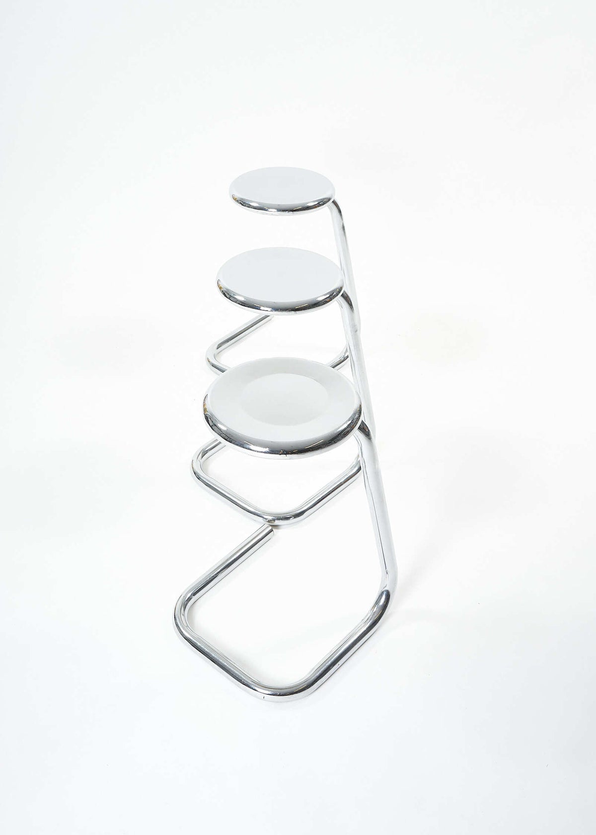 K700-Kinetics-Paperclip-Chrome-FullRoom6757