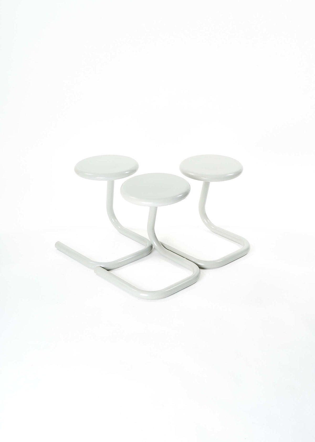 Trio-Paperclip-Stools-Kinetics-Gray-Fullroom1301