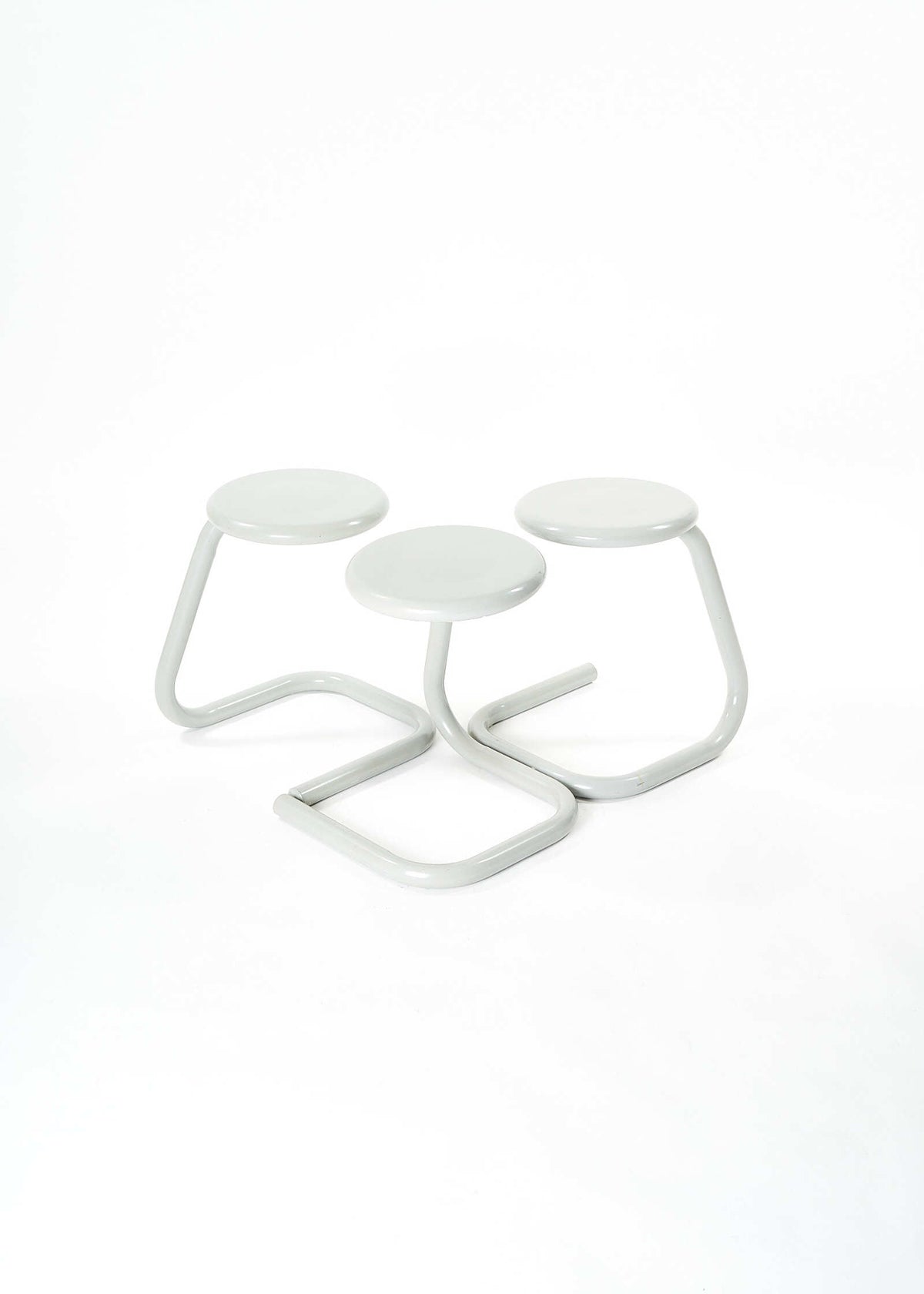 Trio-Paperclip-Stools-Kinetics-Gray-Fullroom1302
