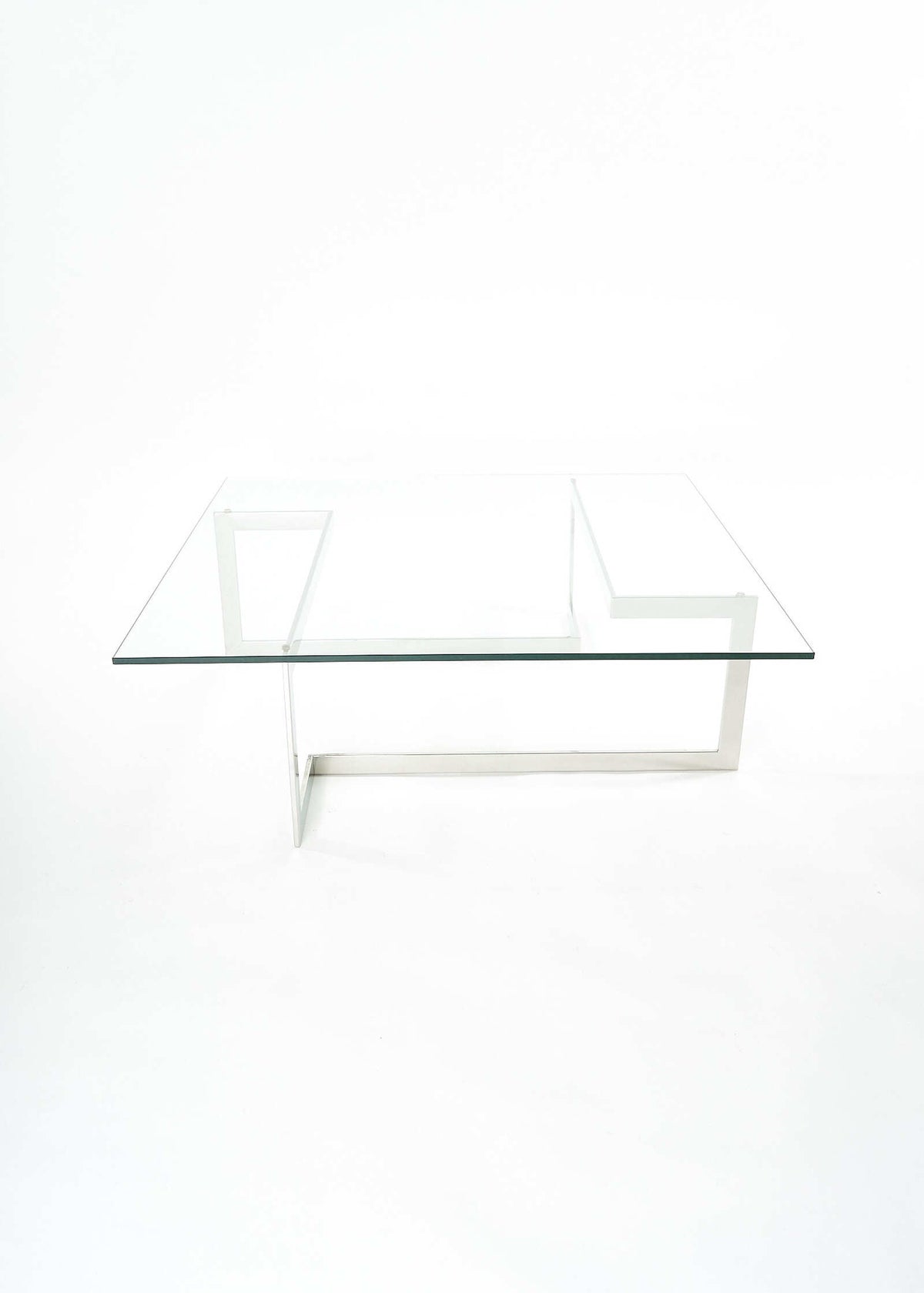 MC-Esher-RocheBobois-Vintage-Table-FullRoom2338