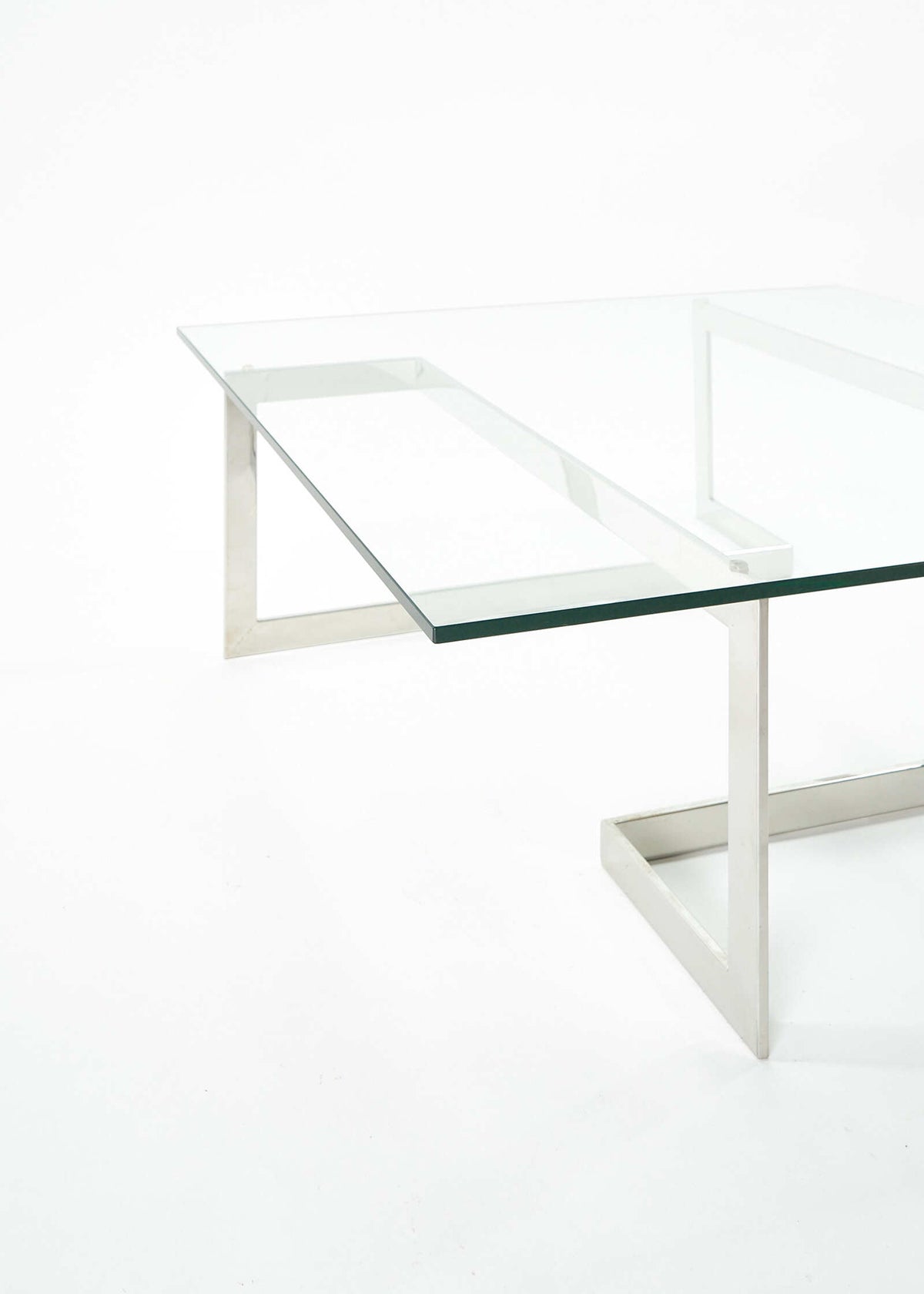 MC-Esher-RocheBobois-Vintage-Table-FullRoom2346