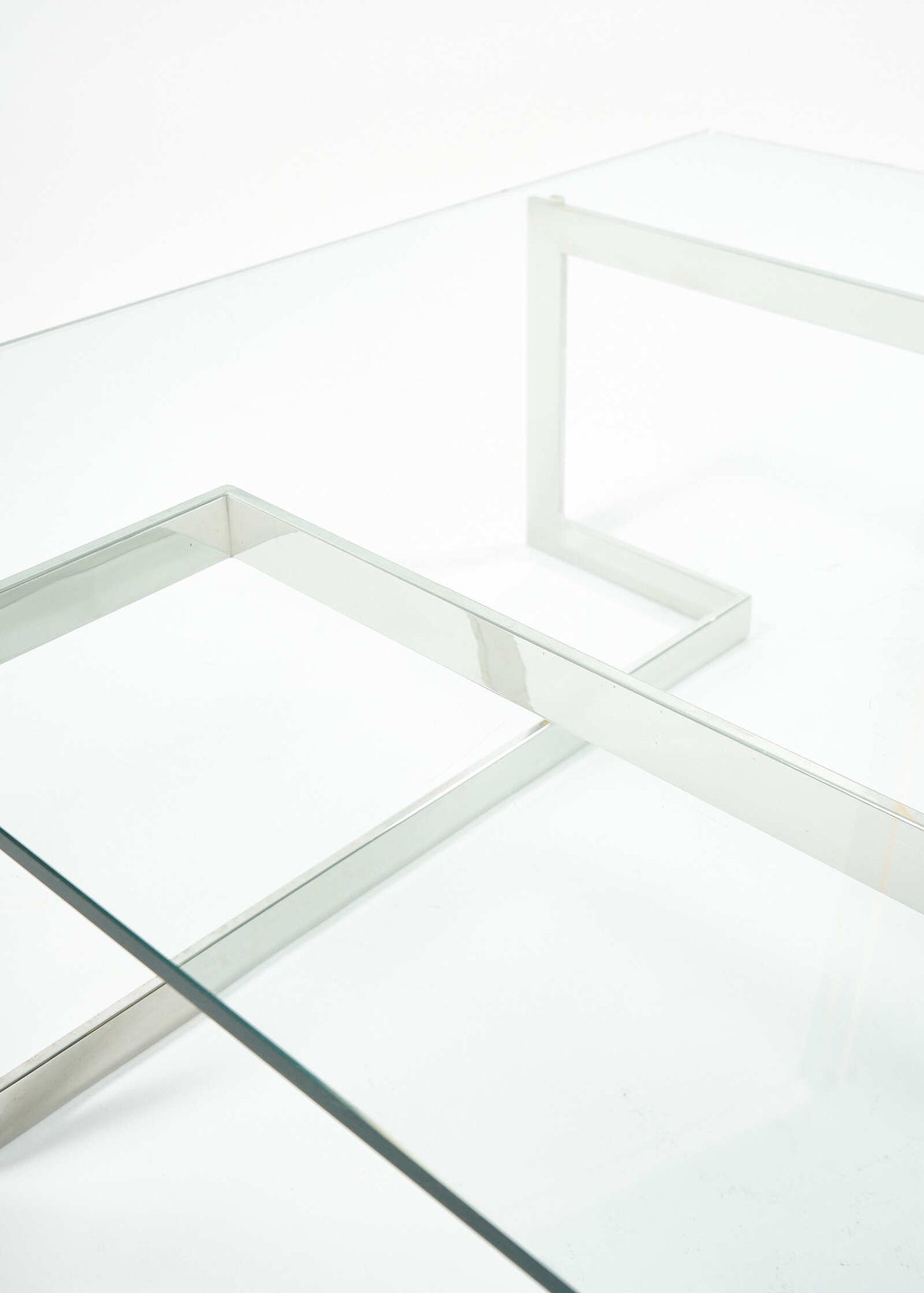 MC-Esher-RocheBobois-Vintage-Table-FullRoom2350