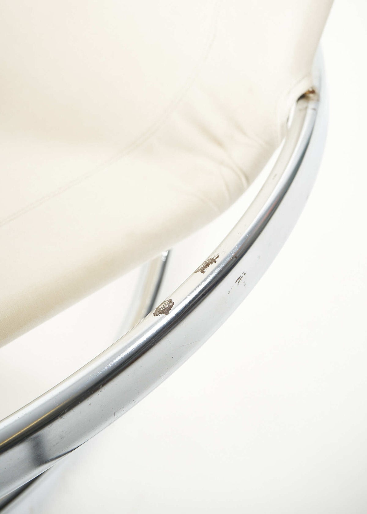 Jetstar-Rocking-Chair-Vintage-RogerLecal-FullRoom3153