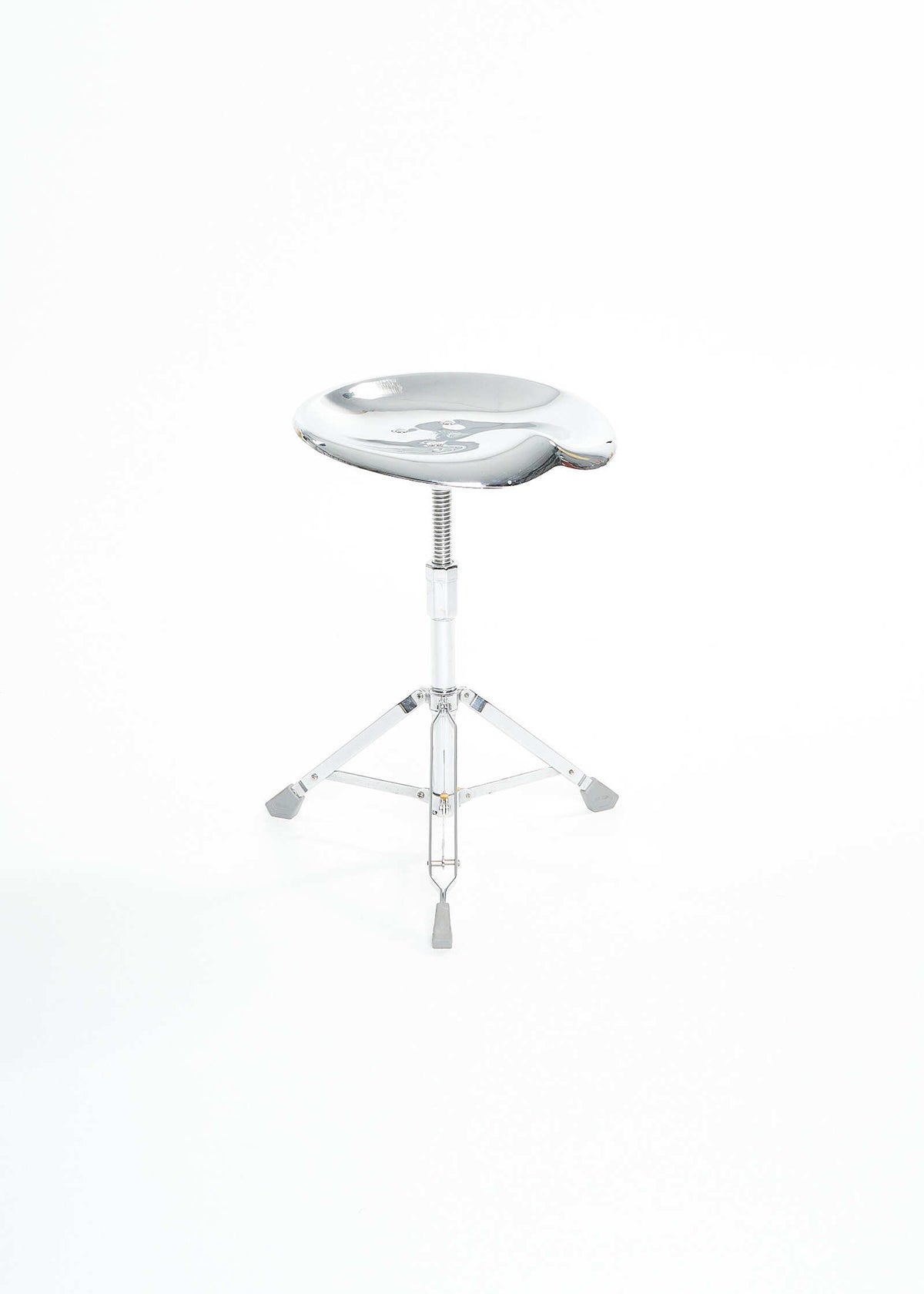 Dulton-Stool-Chrome-Yasu-Sasamoto-FullRoom3357