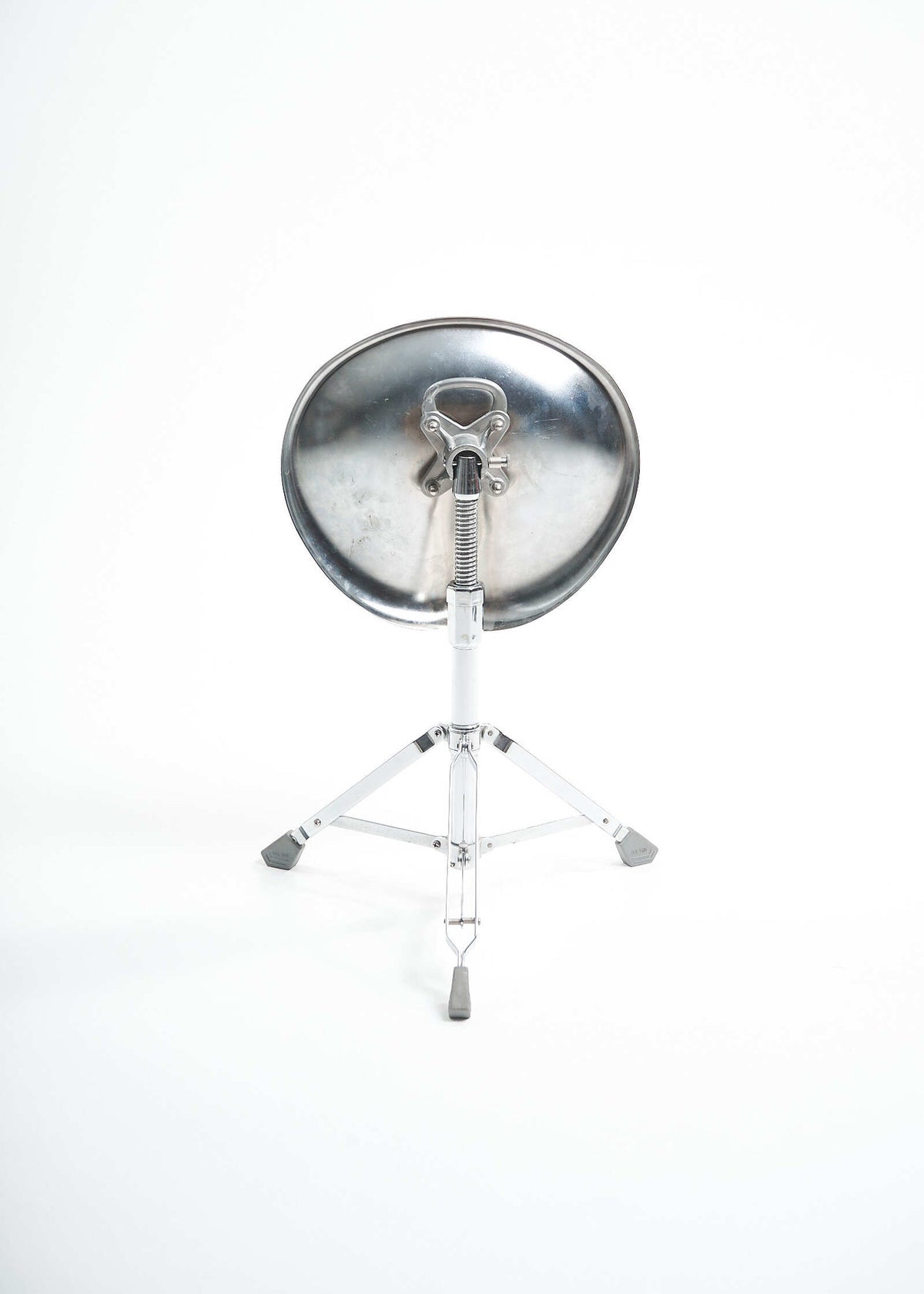 Dulton-Stool-Chrome-Yasu-Sasamoto-FullRoom3625