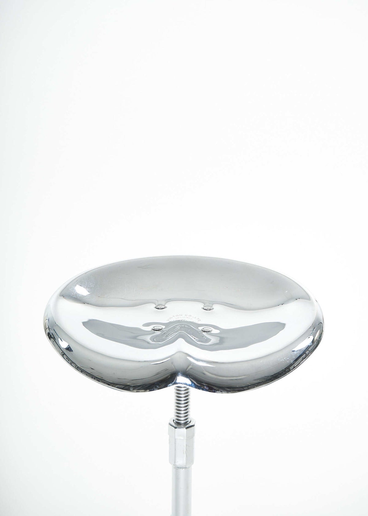 Dulton-Stool-Chrome-Yasu-Sasamoto-FullRoom3636