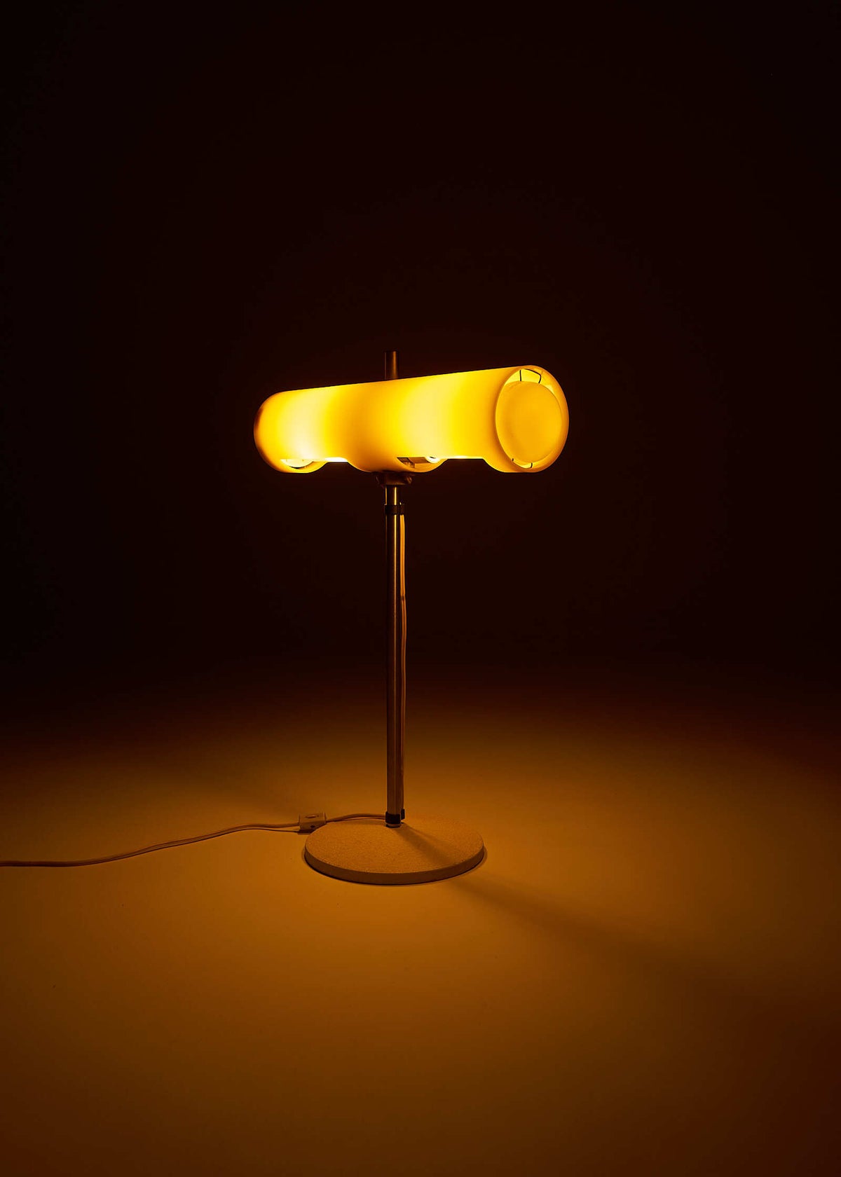 Galaxi-Lighting-Plexi-Lamp-FullRoom0228