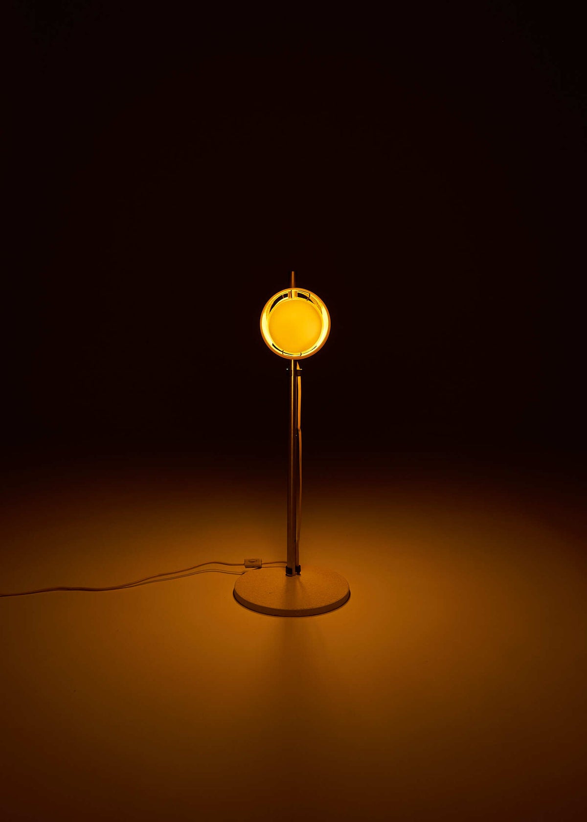Galaxi-Lighting-Plexi-Lamp-FullRoom0232