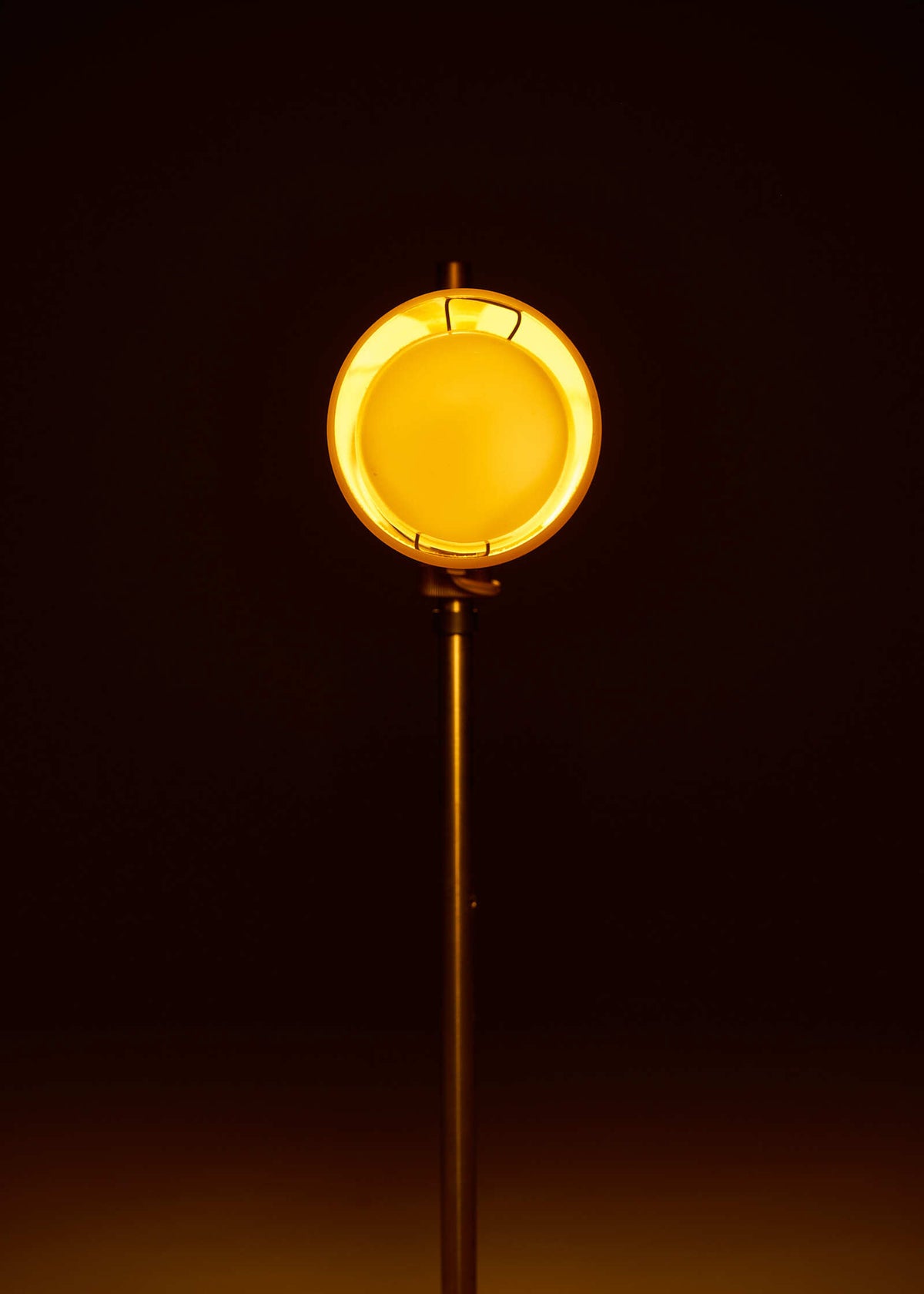 Galaxi-Lighting-Plexi-Lamp-FullRoom0237