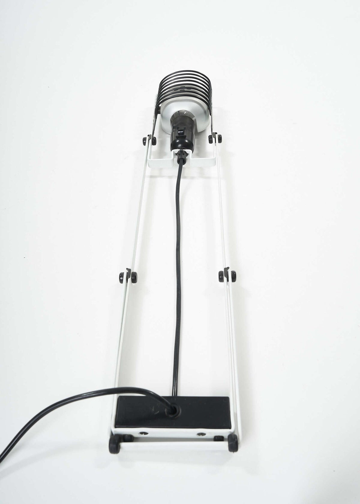 Sintesi-Artemide-Ernesto-Gismondi-FullRoom0302