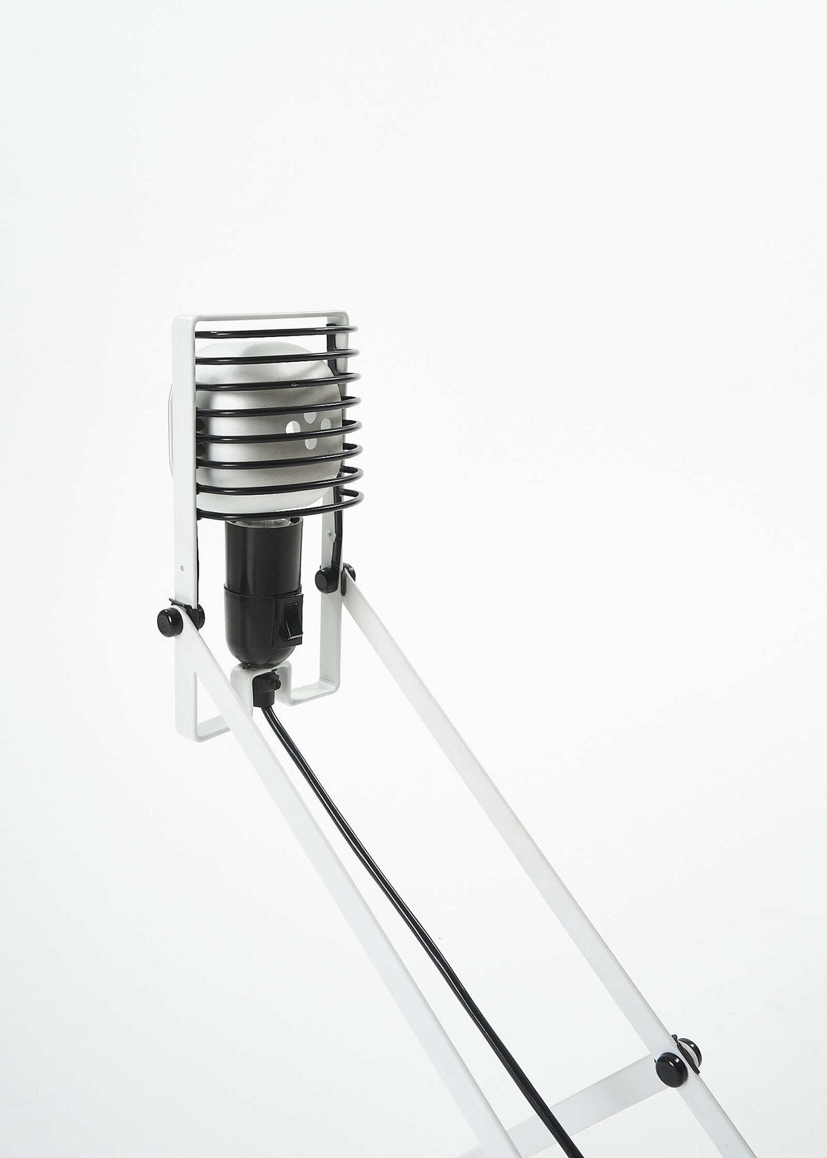 Sintesi-Artemide-Ernesto-Gismondi-FullRoom0315