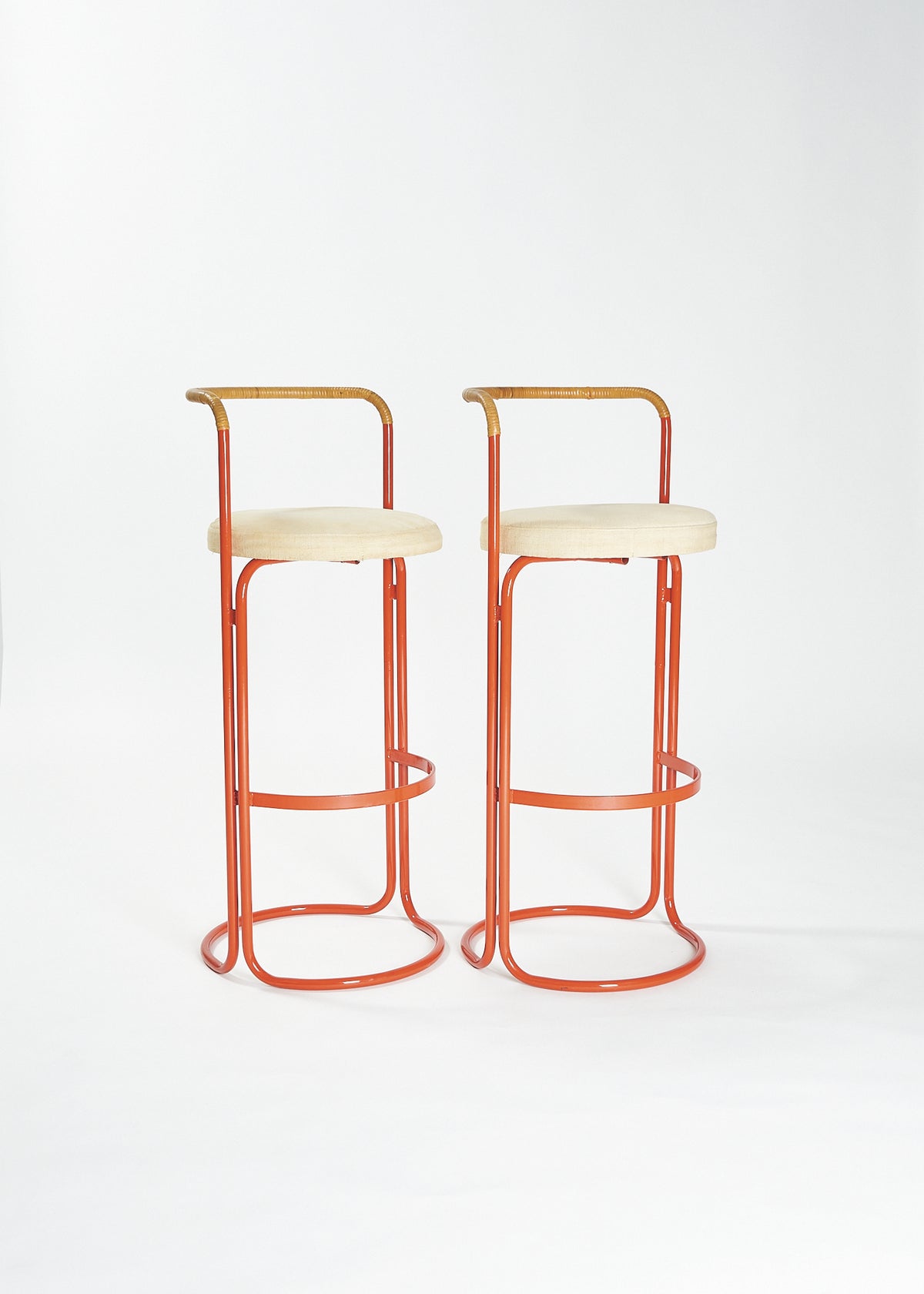 Locus-Solus-Gae-Aulenti-stool-FullRoom1035