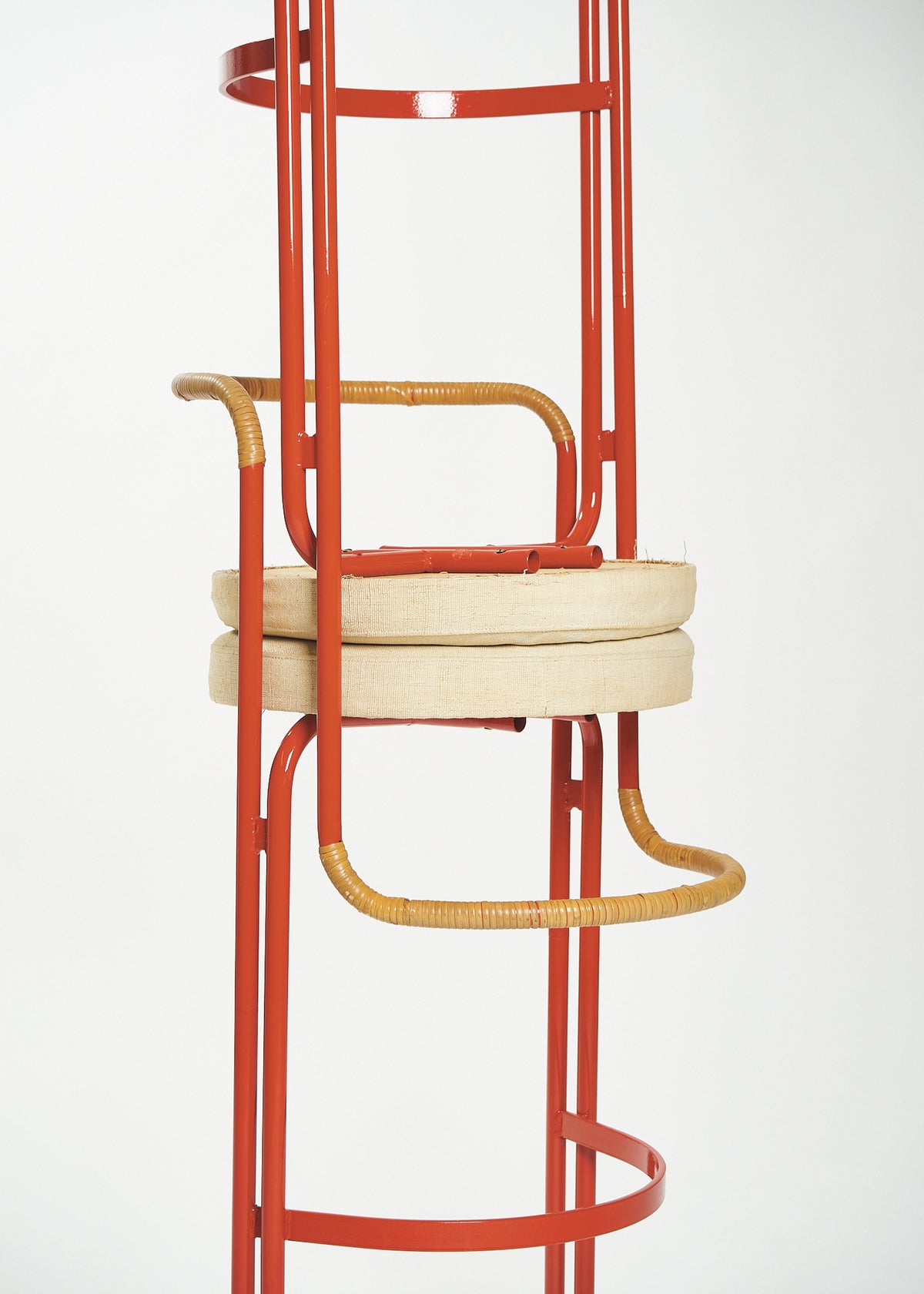Locus-Solus-Gae-Aulenti-stool-FullRoom1065