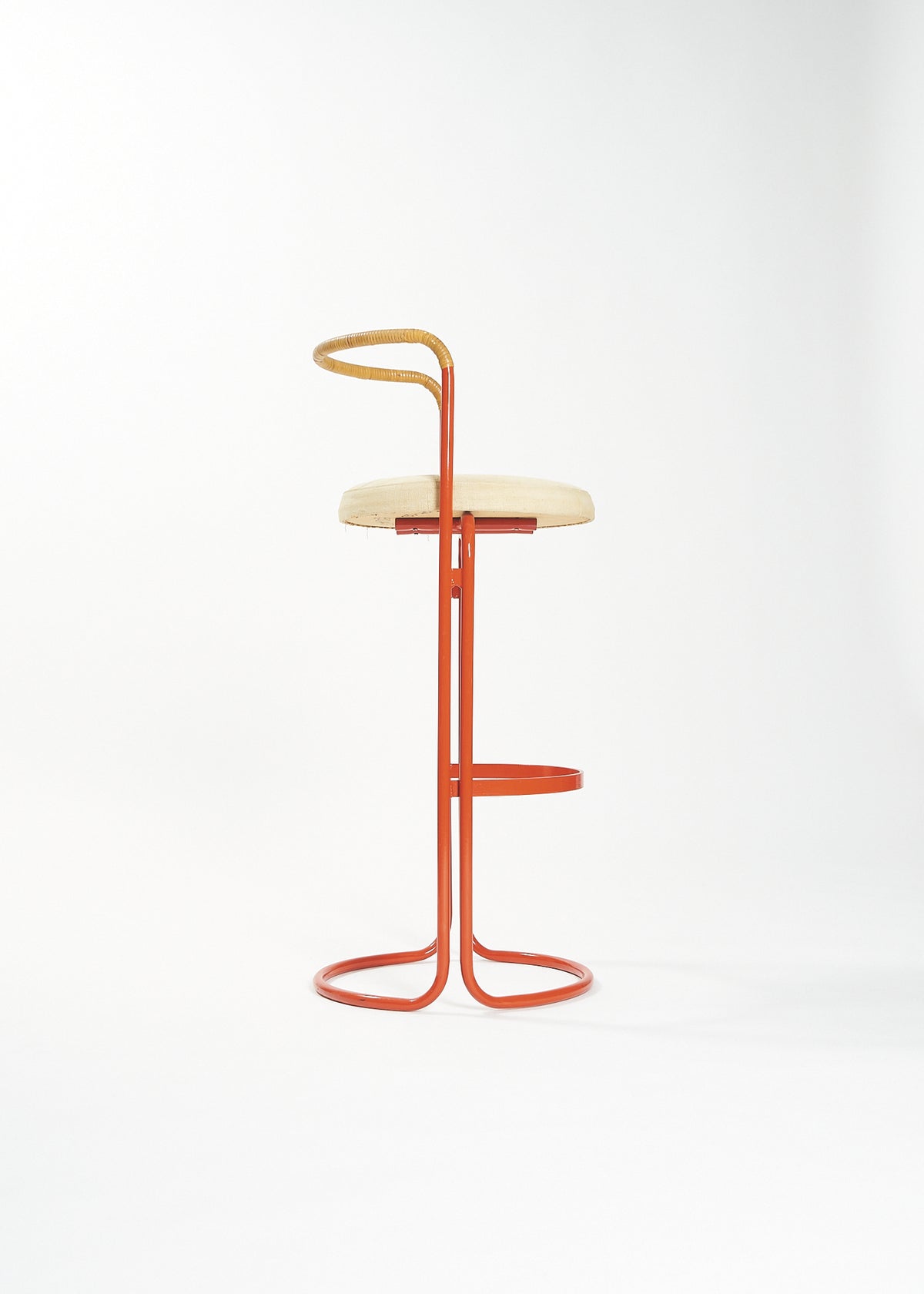 Locus-Solus-Gae-Aulenti-stool-FullRoom2875