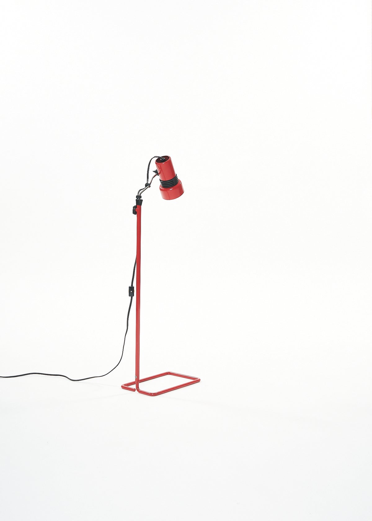 Nordlux-Floor-Lamp-MCM-Vintage-FullRoom3130