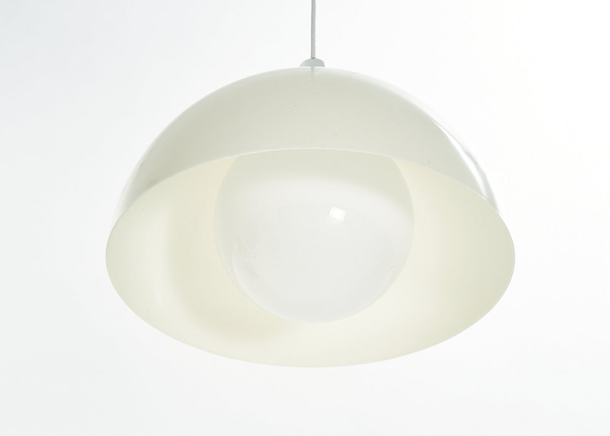 MCM-Pendant-Acrylic-FlowerPot-FullRoom0842 2