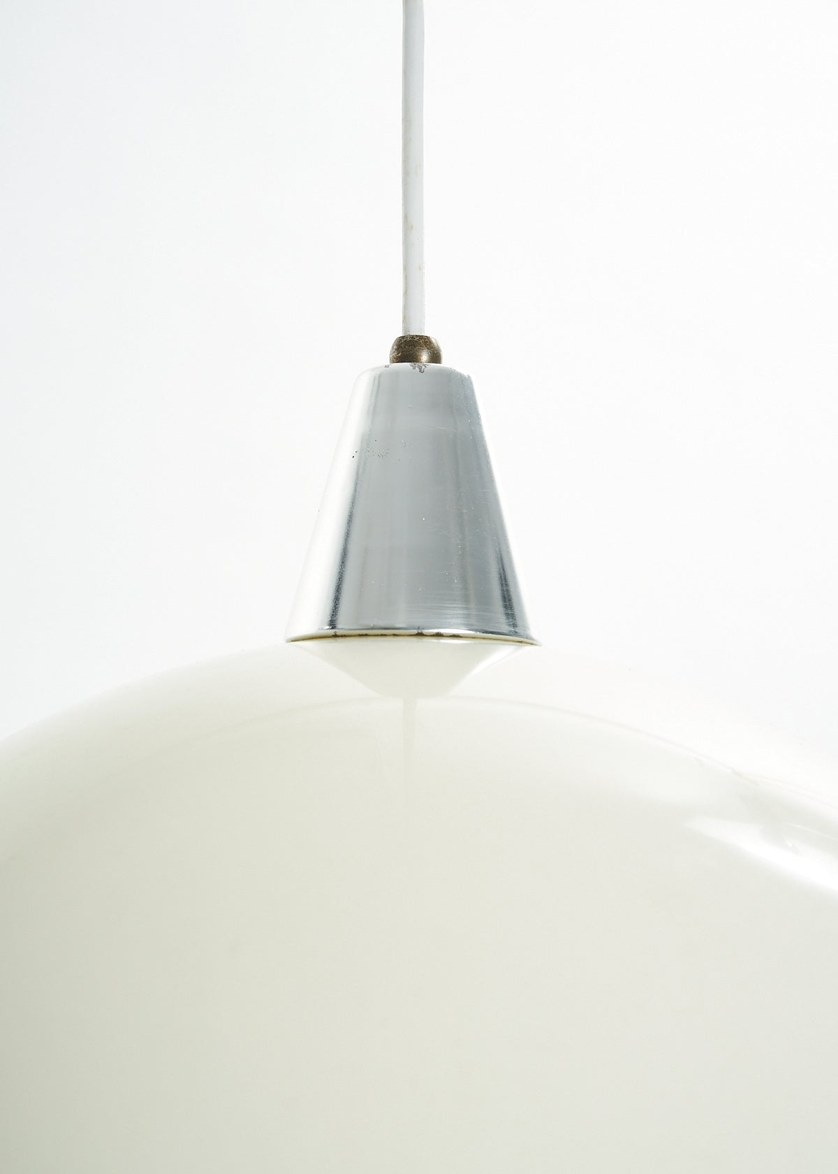 MCM-Pendant-Acrylic-FlowerPot-FullRoom0852 2