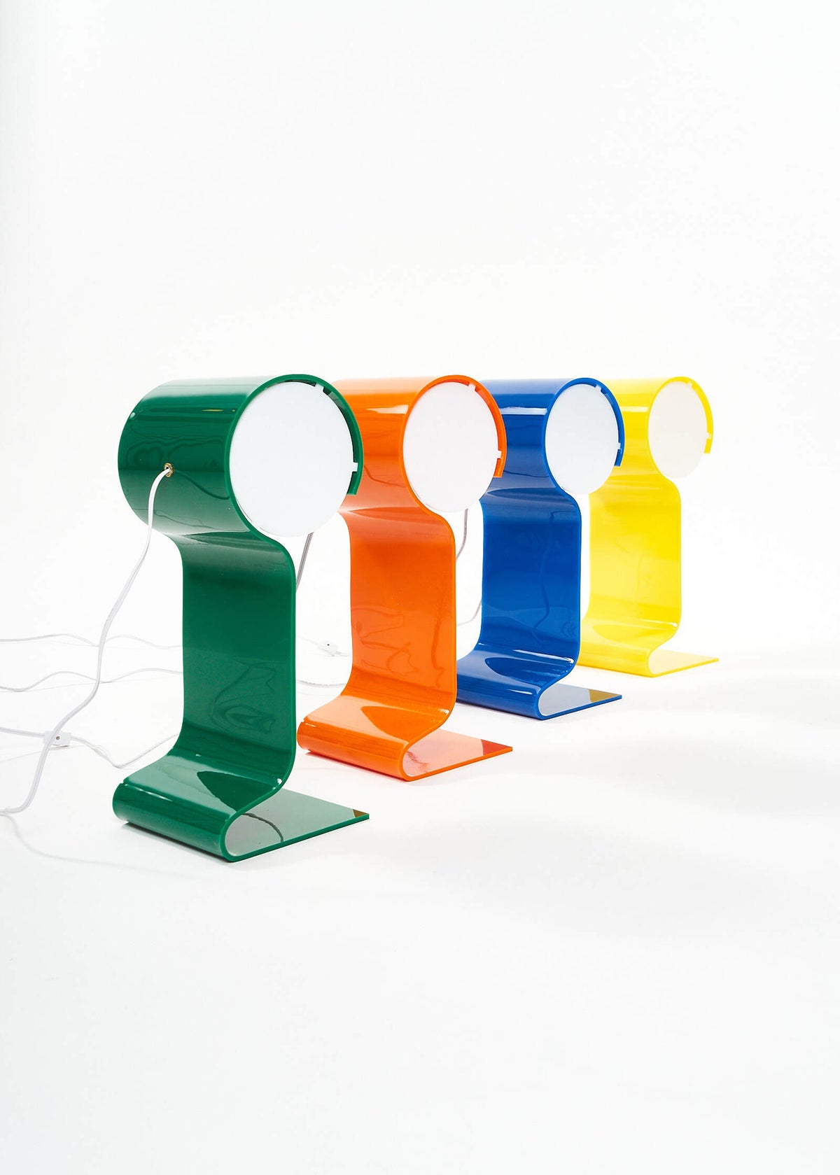 GloUp-Collection-Lamp-Reedition-FullRoom1732