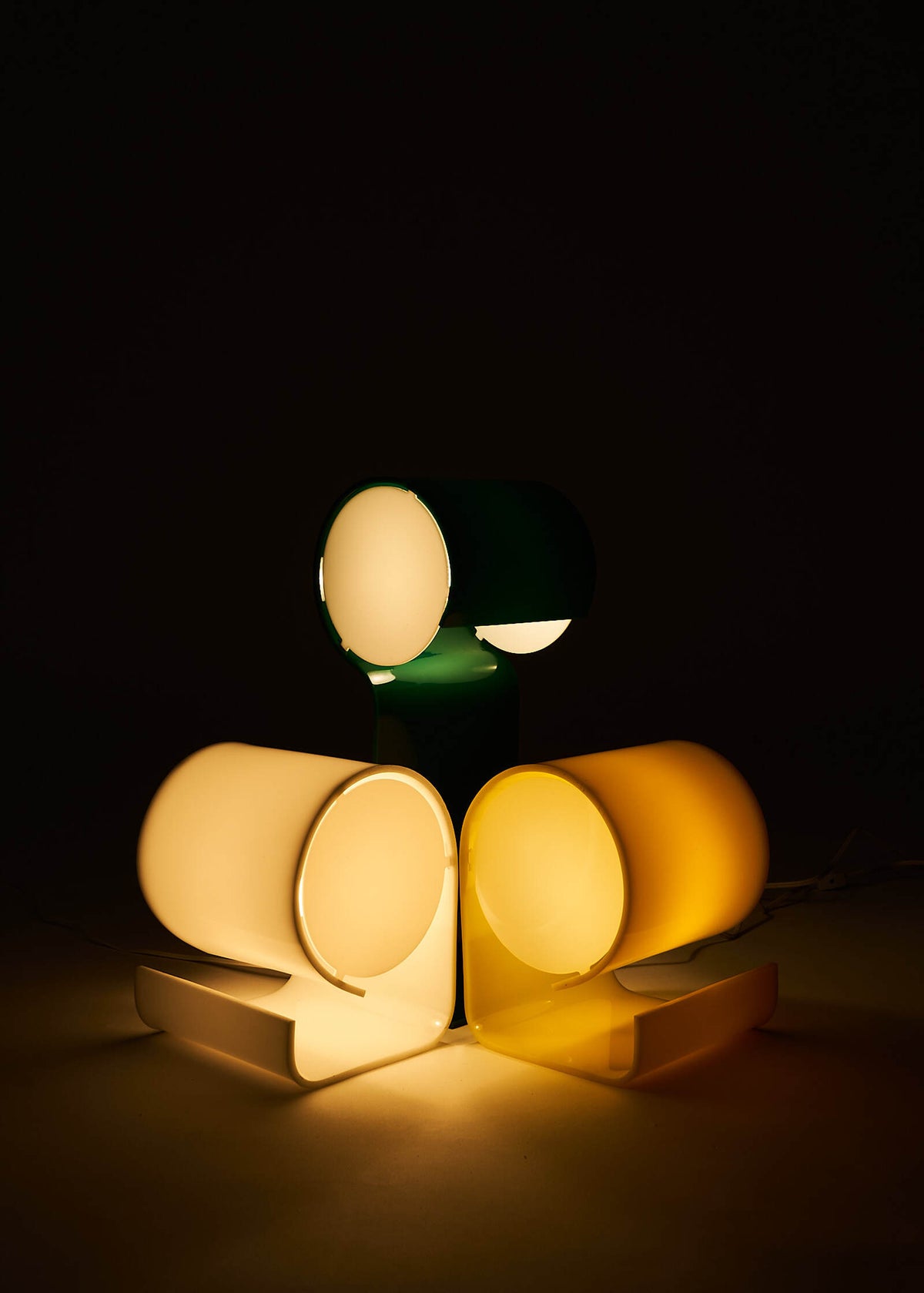 GloUp-Collection-Lamp-Reedition-FullRoom1792