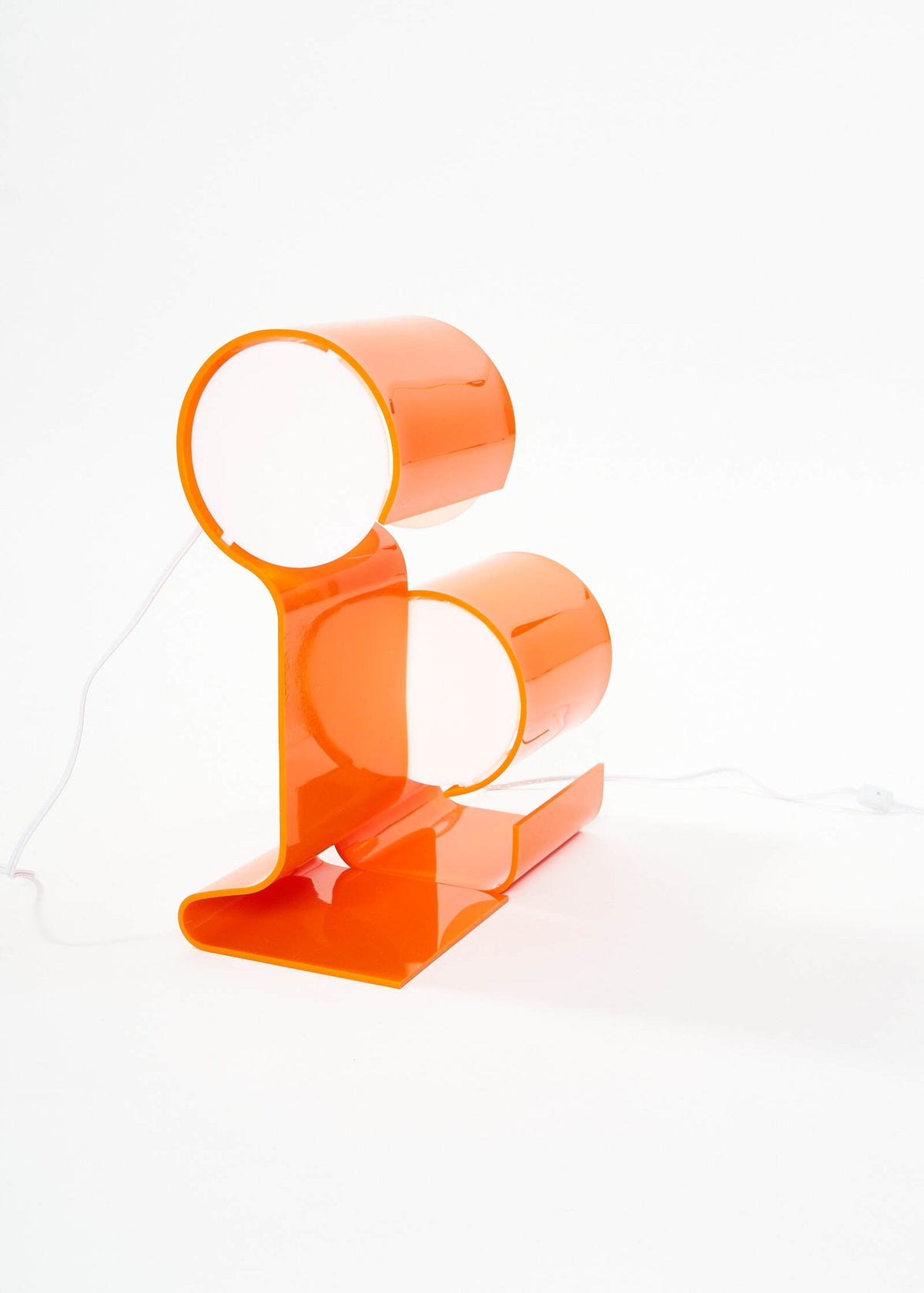 GloUp-Collection-Lamp-Reedition-FullRoom1841