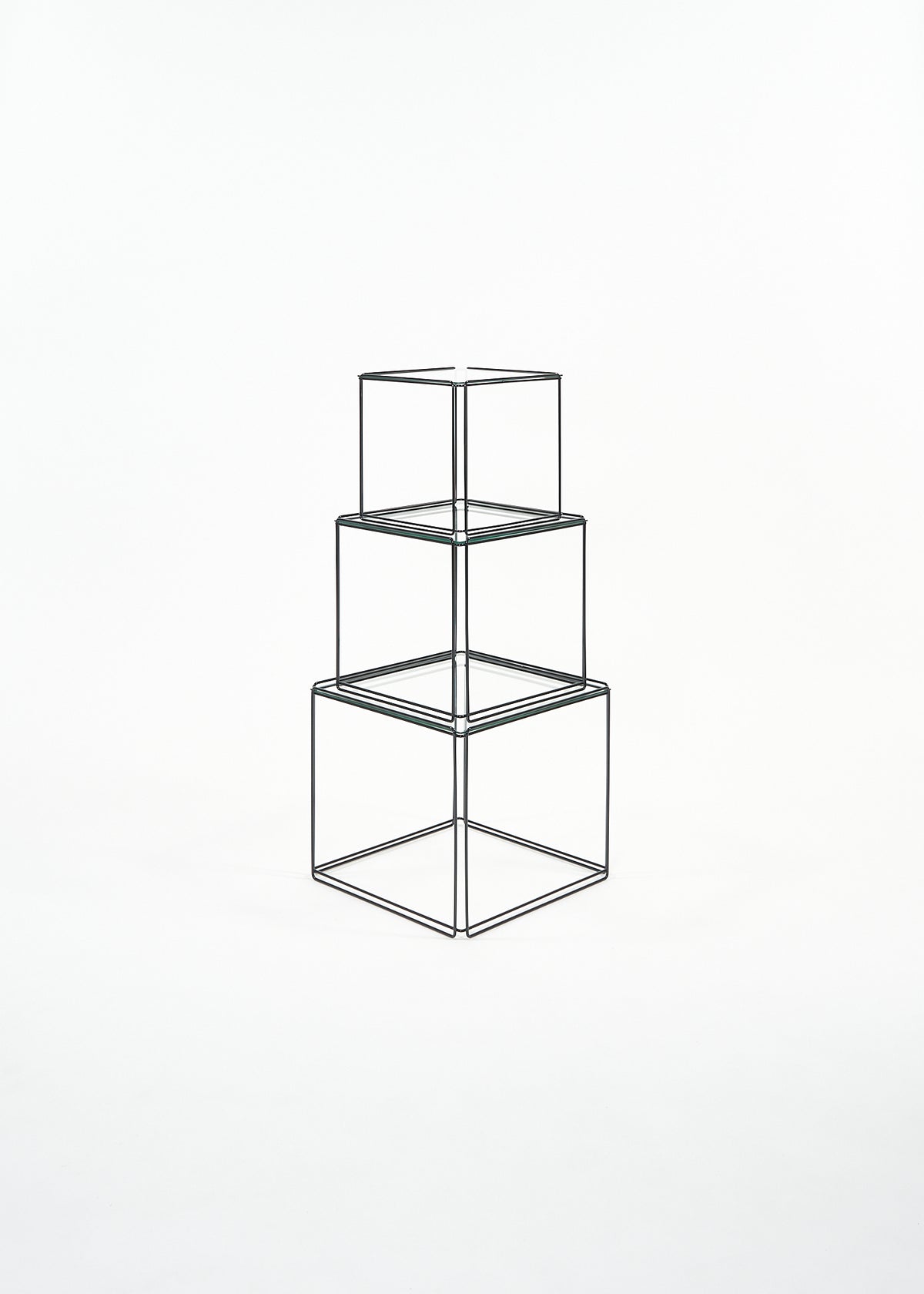 Trio de tables gigognes ISOCÈLE par Max Sauze