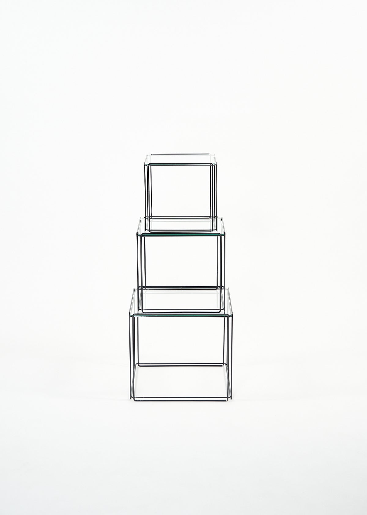 Trio de tables gigognes ISOCÈLE par Max Sauze