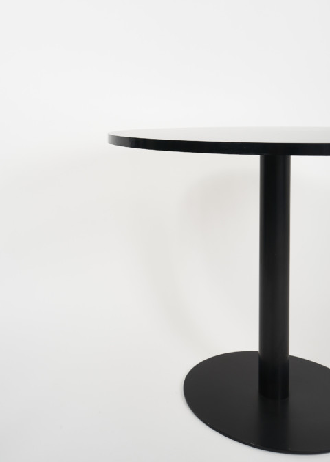 INTRO dining table by Mitab