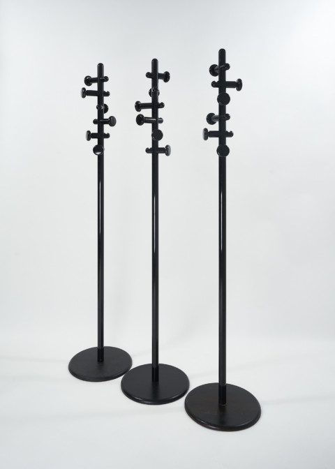 DOT coat stand