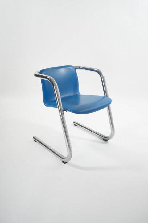 100/300 chair by Philip Salmon & Hugh Hamilton for Kinetics